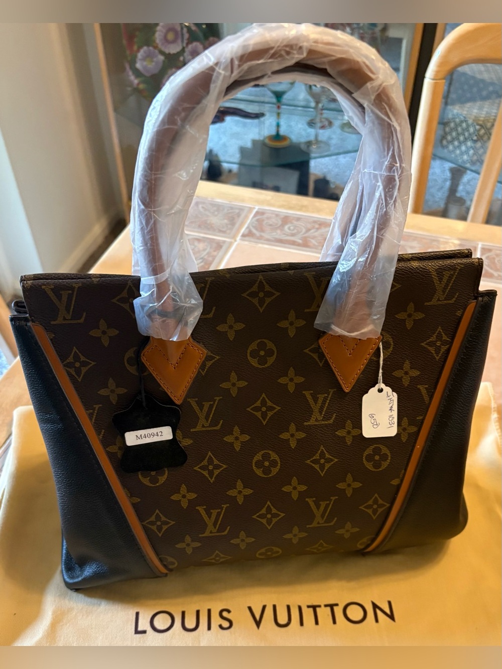 FAUX Louis Vuitton Monogram Canvas Tote with Black Side Panels NWT!!!!